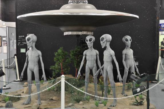 Representação do desembarque de ETs no Novo México, em exposição no Museu de Ufologia de Roswell, no Novo México, nos Estados Unidos